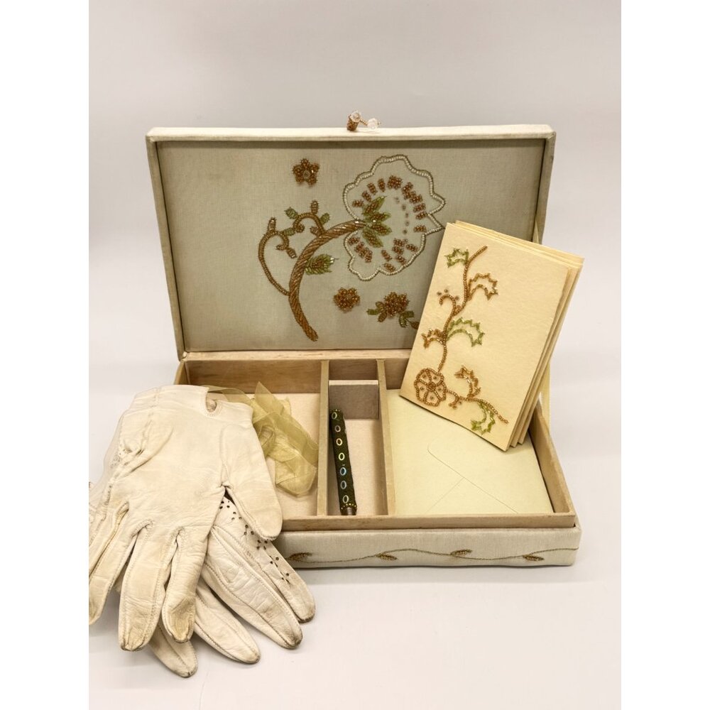 Vtg. Embroidered and Beaded Stationery Box w/Pen, White Leather Driving Gloves - Picture 3 of 10